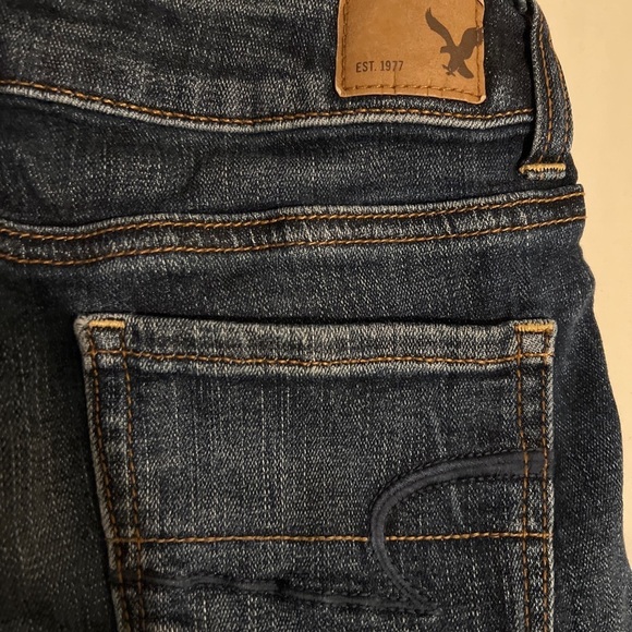 American Eagle Women’s Super Stretch Midi Jean Shorts Size 00 Cut Off - Picture 6 of 8